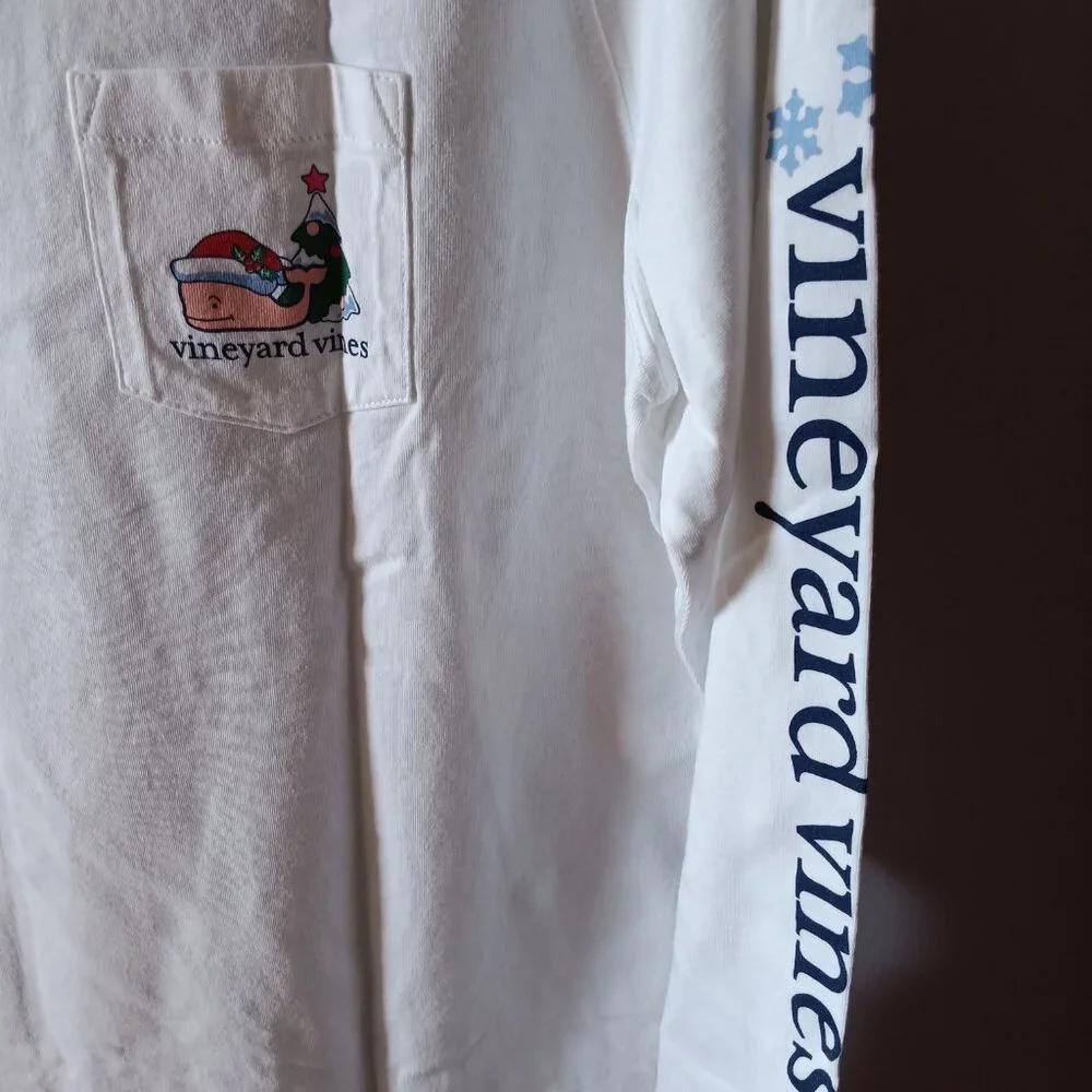 (BOUTIQUE) New Vineyard Vines Christmas Shirt, size S - Picture 5 of 6